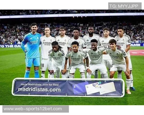 弗洛伦蒂诺与贡萨洛合影庆祝帽子戏法展现球队团结精神 弗洛伦蒂诺与贡萨洛合影庆祝帽子戏法展现球队团结精神