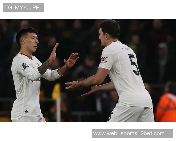 曼联后卫利桑德罗膝伤恢复接近尾声即将重返球队合练